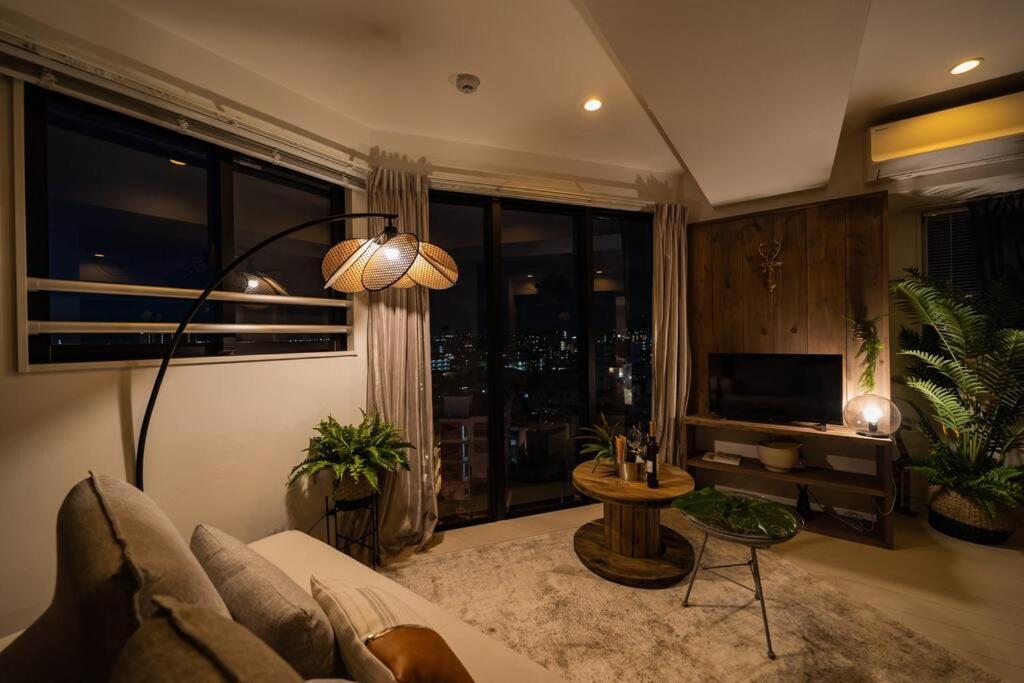 The Penthouse Ginowan Apartment Urasoe Екстериор снимка